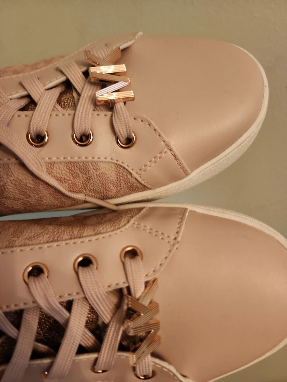 Michael Kors Poppy Monogramed Women's Light Pink Lace-Up Sneakers